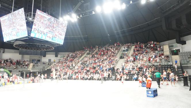 Euro 2024. Tysiące fanów piłki nożnej w Strefie Kibica w hali Urania. Zobacz zdjęcia