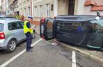 Dramat w Chełmnie. Kierowca wjechał w grupę ludzi. Pięć osób rannych, w tym dzieci [ZDJĘCIA]