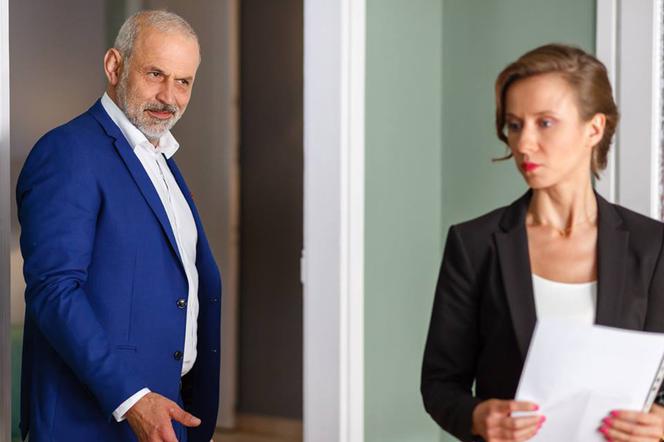 O mnie się nie martw 3 sezon odcinek 27 (odc. 1). Marek Kaszuba (Krzysztof Stelmaszyk), Marta (Katarzyna Ankudowicz)