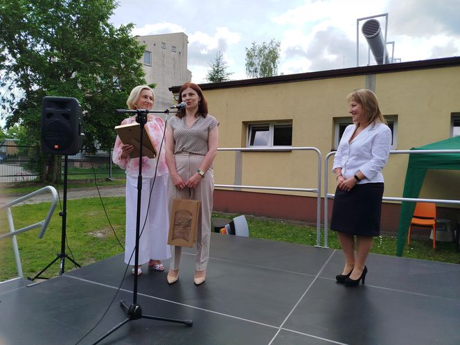 Przez lata ŚDS w Siedlcach działał w dwóch lokalizacjach, teraz już oficjalnie funkcjonuje w jednym miejscu, w budynkach dostosowanych do potrzeb osób z niepełnosprawnościami.