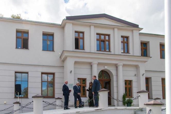 Nowe życie pałacu w Nieżychowie. Będzie klinika i pomoc dla lokalnej społeczności