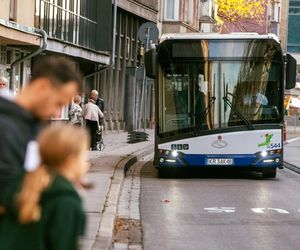 Chaos komunikacyjny w Krakowie. Aplikacje nie poradziły sobie ze zmianą kursów i nowymi liniami