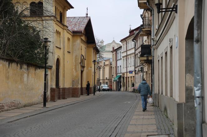 Spacer po centrum Lublina. Czy w mieście czuć już wiosnę?