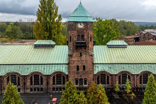 Lata fedrowała tu kopalnia Wieczorek, a będzie hub gamingowo - technologiczny. Wzorem Luwru, architekci zaprojektowali podziemną kondygnację z ogrodem