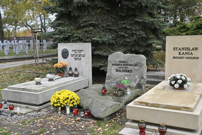 Grób Jaruzelskiego na Powązkach Wojskowych