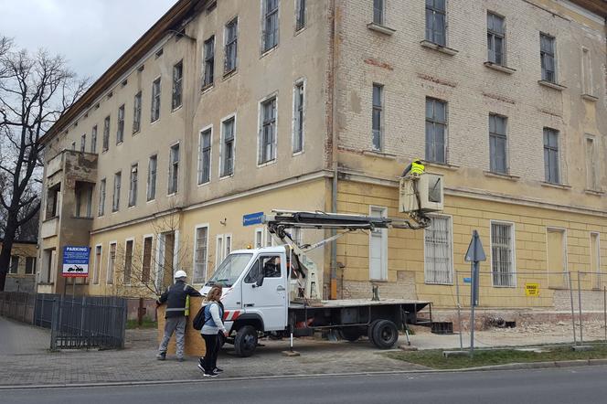 Leca tynki z dawnego budynku kolejowego przy ul. Dworcowej