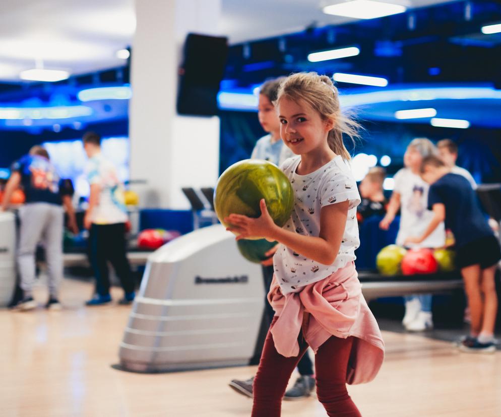 Aloha Food, Bowling & Club.