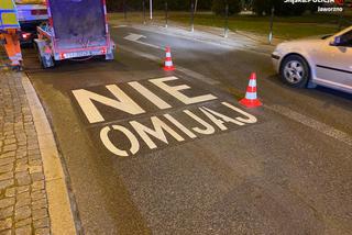 W Starachowicach są już napisy dla pieszych,  będą też ostrzeżenia dla kierowców