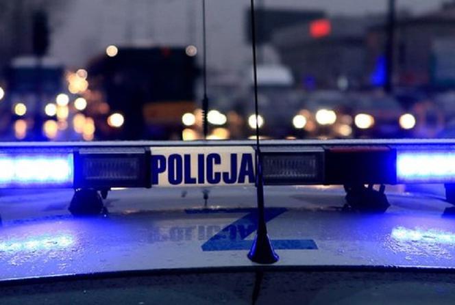 Tragedia na Poznańskiej. Kierowca citroena potrącił pieszego. Mężczyzna nie żyje