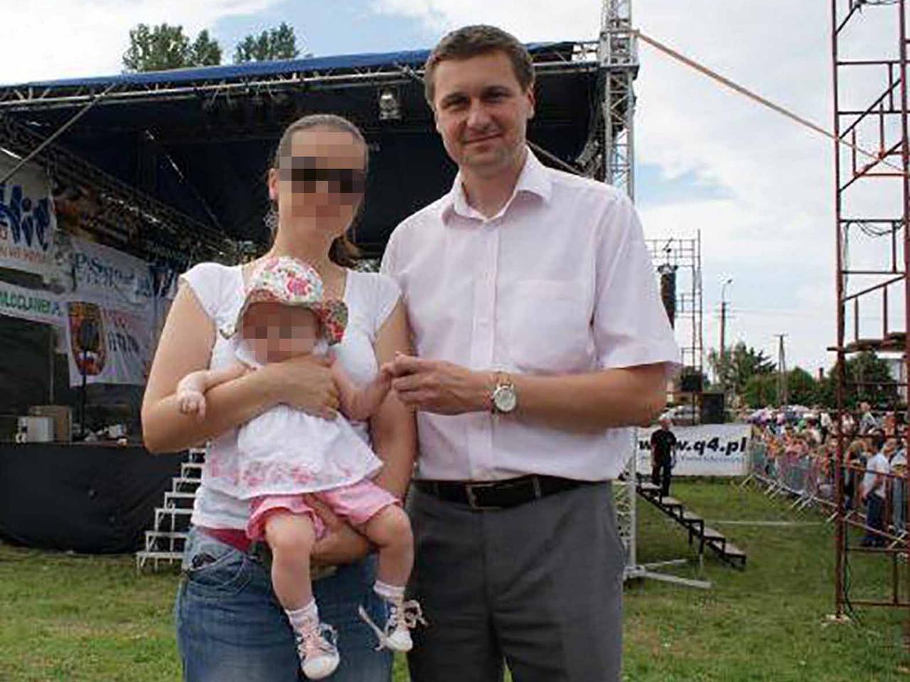 Niewierny poseł PiS będzie płacił 1000 zł na dzieci