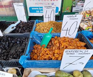 Ceny suszonych owoców i grzybów na targowisku