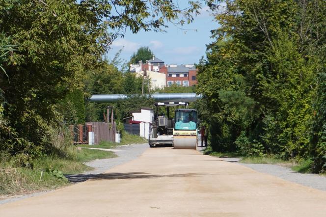 Na ulicę Wapienną wrócili drogowcy. Remont „nabiera” kształtu