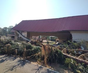 ​Troje znajomych leszczynian od rana rozwozi dary powodzianom