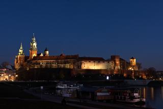 Lampy wokół Wawelu do wymiany? Chce tego radny Krakowa
