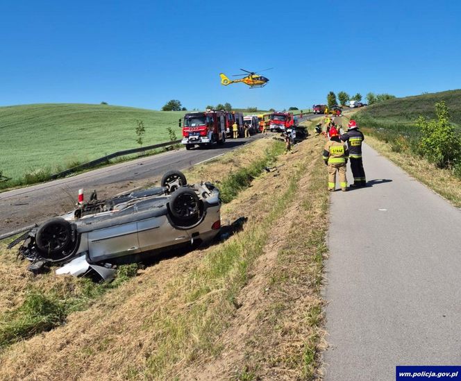 Czołowe zderzenie na "szesnastce". 7 osób poszkodowanych, w tym dziecko!