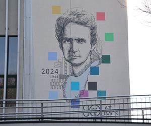 Na gmachu WPiA UMCS można podziwiać mural z wizerunkiem Marii Curie-Skłodowskiej 