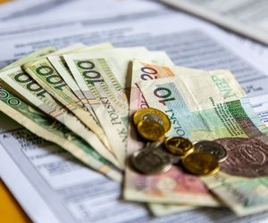 Najniższa krajowa 2023 - ile na rękę do 26. roku życia?