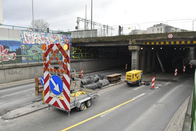 Zaczął się remont wiaduktu nad Globusową. Sprawdź utrudnienia 