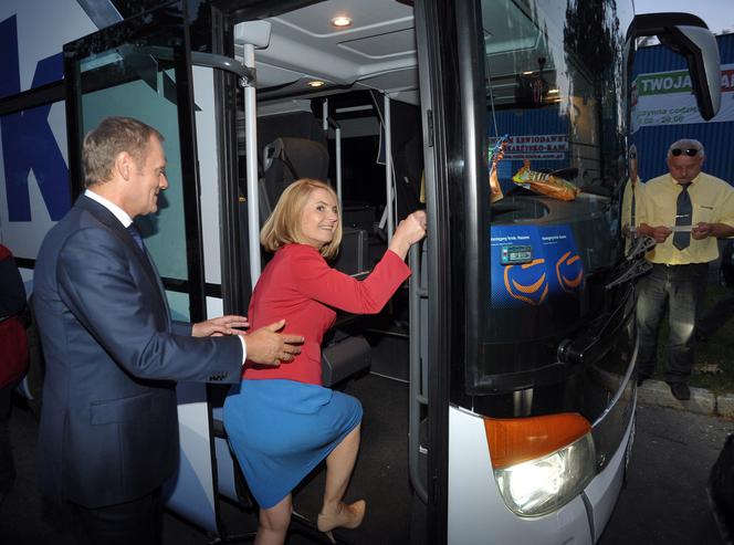 Oni prowadzili kampanię z autobusów