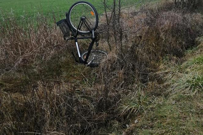 Sierpc: Samochód potrącił rowerzystę! Mężczyzna NIE ŻYJE [ZDJĘCIA]