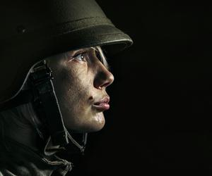 Jakie biustonosze nosi się w polskiej armii? To ważna część umundurowania! 