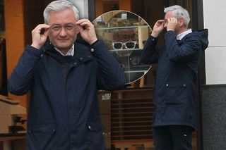 Co za zmiana w wyglądzie Roberta Biedronia! Ładnie?