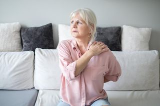 Nie tylko tabletki. Te dwie metody łagodzą ból pleców i poprawiają jakość życia