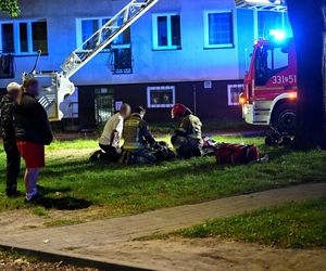 Pożar w budynku mieszkalnym w Koszalinie. Ewakuowano 75 osób. Są poszkodowani