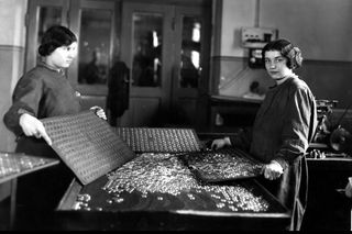 WIELKI QUIZ: Złoty ma 101 lat i ani grosza nie stracił! Sprawdź się w quizie o polskiej walucie!