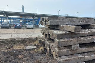 Rozbierają tory przy Towarowej w Lesznie. Powstać ma tam centrum przesiadkowe
