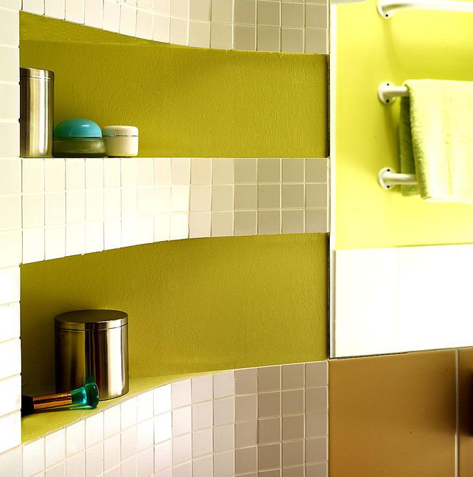 Żółto-limonkowe ściany w łazience