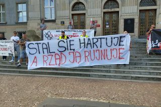 Paraliż w Katowicach. Rozpoczął się protest górników i hutników. Stal się hartuje, a rząd ją rujnuje