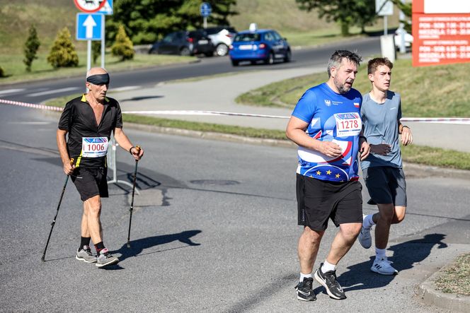 Tysiące biegaczy przebiegło ulicami Bytomia.