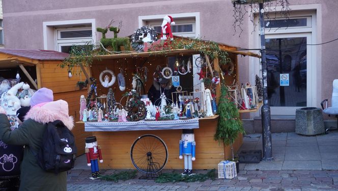 Ruszył Warmiński Jarmark Świąteczny w Olsztynie. Dziesiątki wystawców i tłumy na starówce