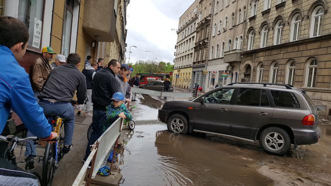 Awaria wodociągowa na Komuny Paryskiej