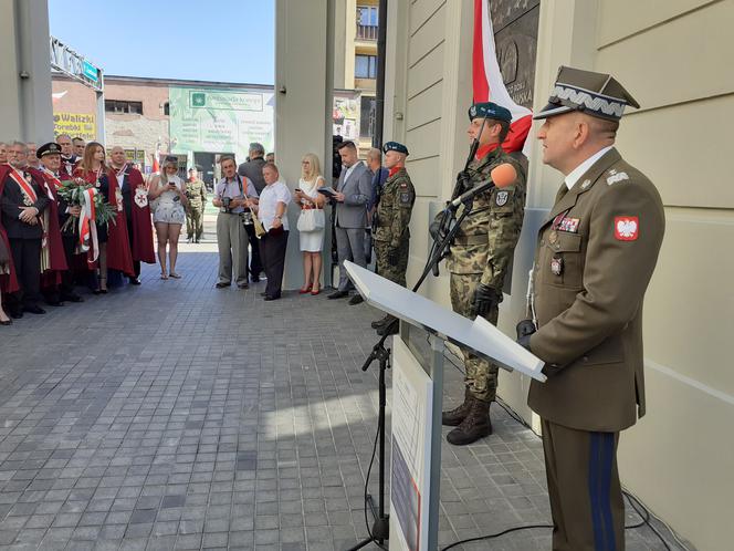 Odsłonięcie tablicy upamiętniającej 100-lecie Cudu nad Wisłą