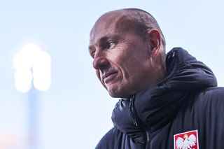 Wymarzony awans jest blisko. Ale selekcjoner Biało-Czerwonych ma gorący przekaz do podopiecznych: „Żebyśmy nie odlecieli”