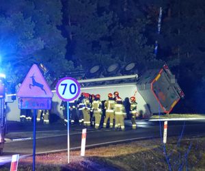 Przewalona cysterna z azotem w Skuszewie.