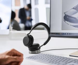 Jabra Evolve2 75 Recenzja: Hybrydowe słuchawki idealne do pracy i słuchania muzyki w 2024 r.