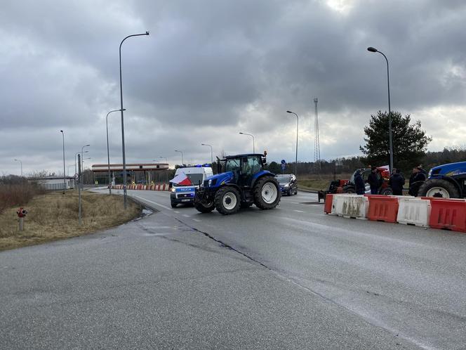 Protest rolników na węźle A2 Zgierz. Jak długo droga będzie zablokowana?