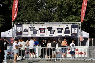 50 Cent w Warszawie. Tłumy przed Stadionem Narodowym 