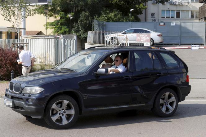  Posłowie PiS wychodzą ze spotkania z Jarosławem Kaczyńskim