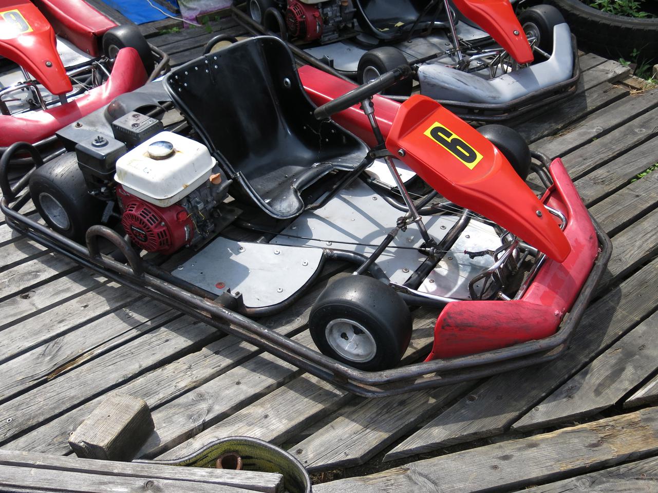 GOKART OSKALPOWAŁ DZIEWCZYNĘ.