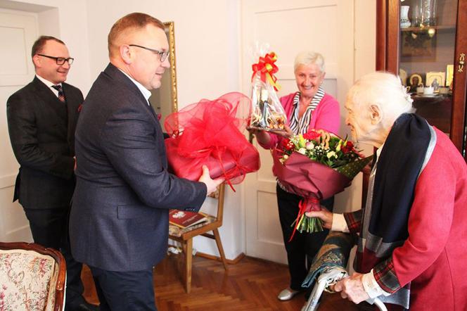 Brzesko: Pani Stanisława żyje już 103 lata! Ile brakuje jej do rekordu? 
