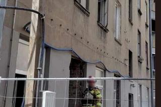 Łódź. Martwy pracownik wydobyty z gruzów. Jest śledztwo ws. katastrofy budowlanej kamienicy [ZDJĘCIA]