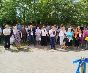 Przez lata ŚDS w Siedlcach działał w dwóch lokalizacjach, teraz już oficjalnie funkcjonuje w jednym miejscu, w budynkach dostosowanych do potrzeb osób z niepełnosprawnościami. 