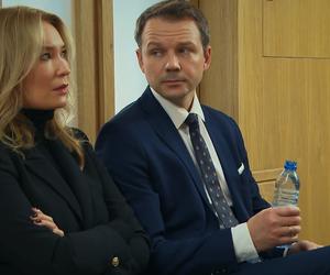  Barwy szczęścia po wakacjach. Bruno uratuje Karolinę przed więzieniem za porwanie syna! Będzie miała wobec niego dług do spłacenia - ZDJĘCIA