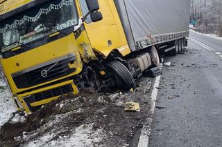 Zderzenie ciężarówki z samochodem osobowym w Brniu pod Tarnowem