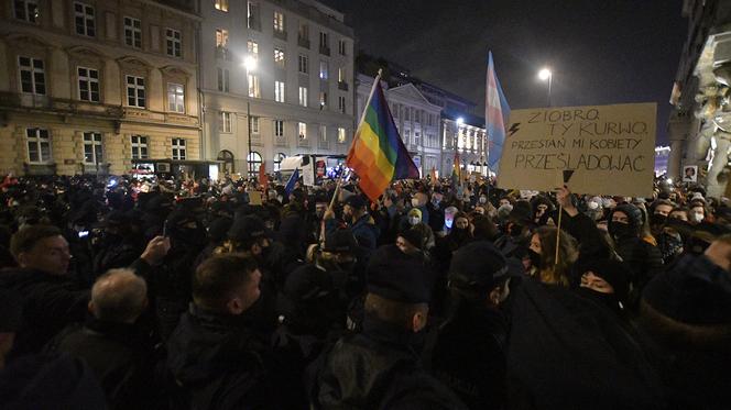 Blokada Sejmu przez Ogólnopolski Strajk Kobiet