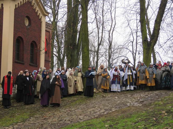 Misterium Męki Pańskiej na kalwaryjskim wzgórzu w Piekarach Śląskich